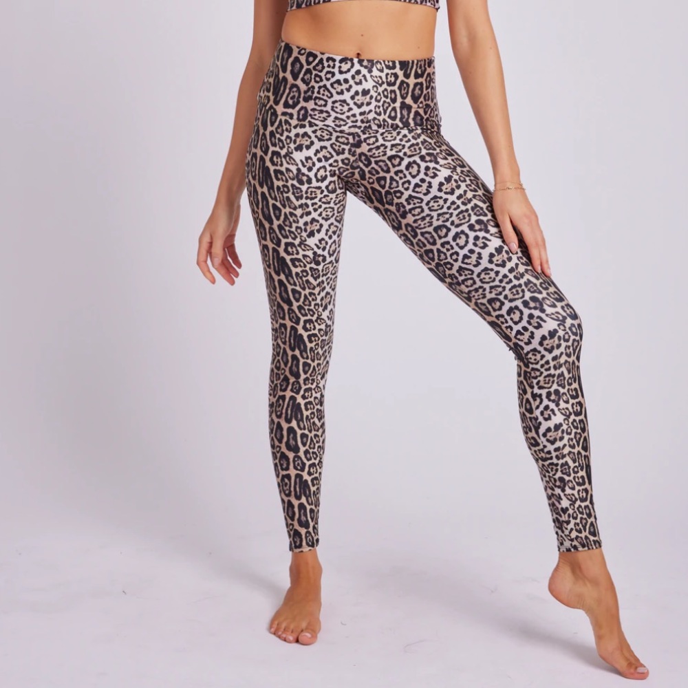 NWOT Onzie High Waist Leopard Leggings Size S/M